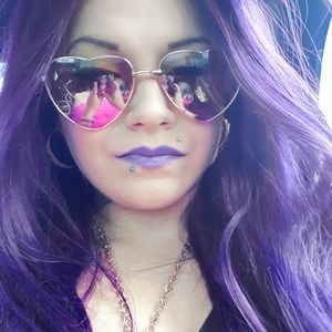 Meet your Posher, Desiree